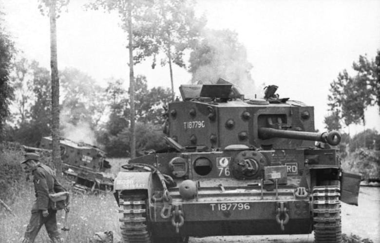 Cromwell z 5. Royal Horse Artillery zničený vo Villers-Bocage