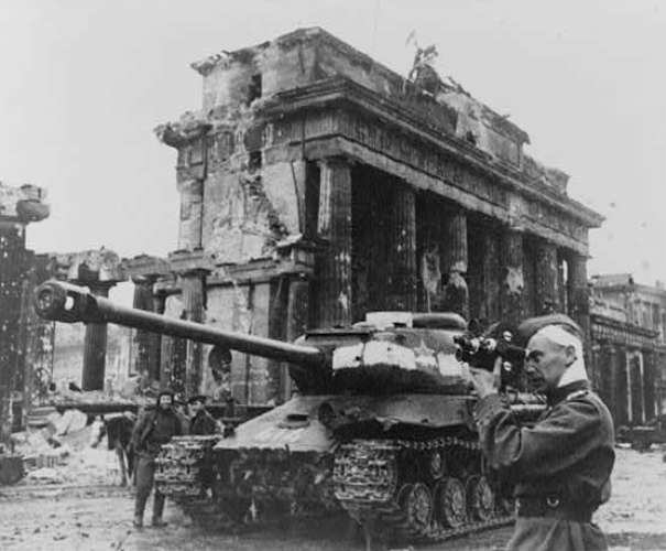 IS-2 - Berlin 1945