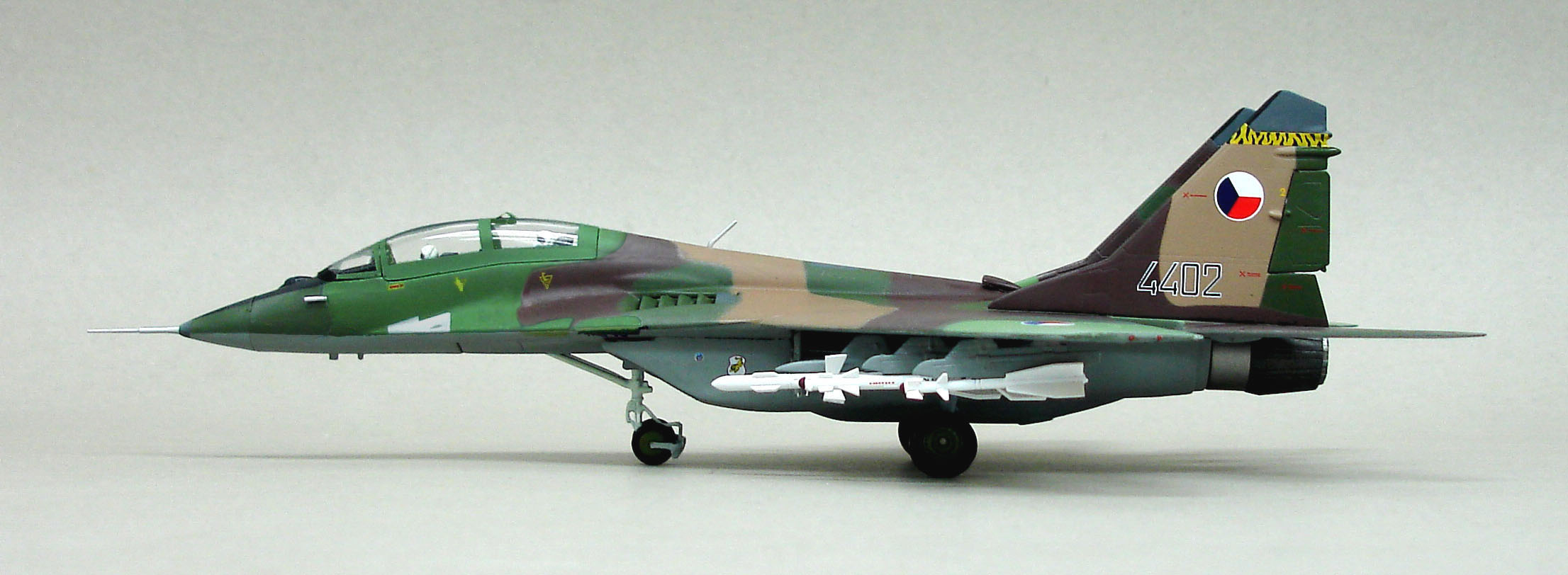 MiG-29UB, Czechoslovak Air Force, Žatec AB, Nr. 4402 + podpiskarta