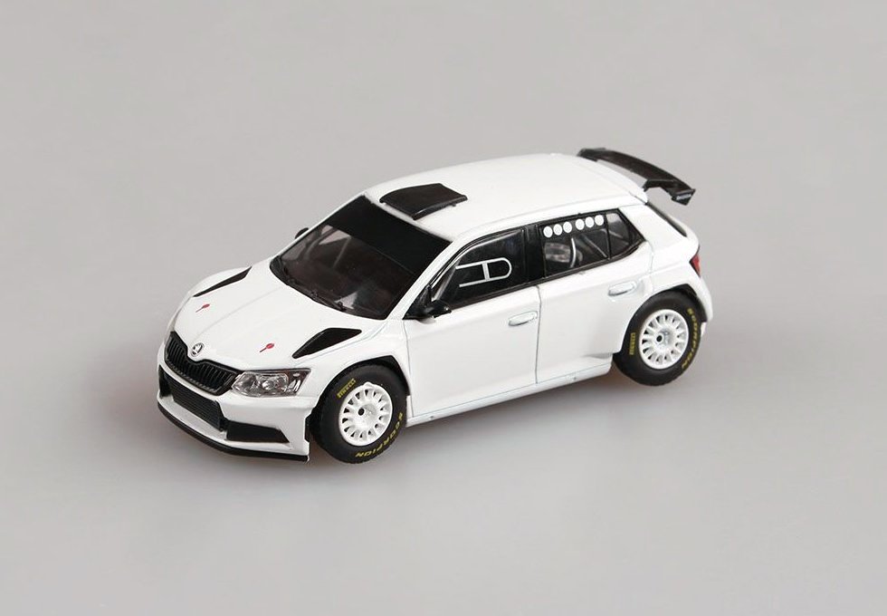 Škoda Fabia III R5, 2015 (White) - Šotolinové kolesá